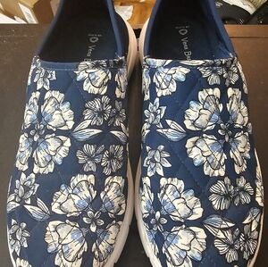 Vera Bradley Navy Floral Quilted Slip-Ons